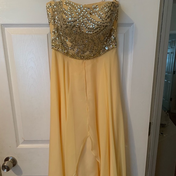 Prom, pageant or homecoming dress - Picture 2 of 5